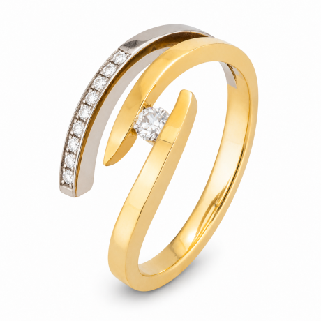  Smeedring met opstaand deel met diamant