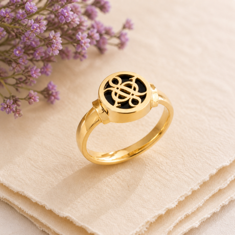 Jubileumring geelgoud met Onyx
