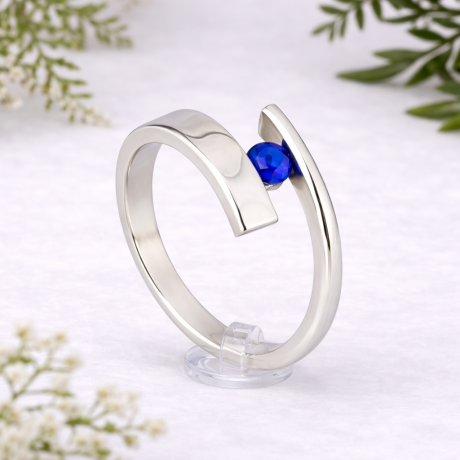 Smeedring met saffier