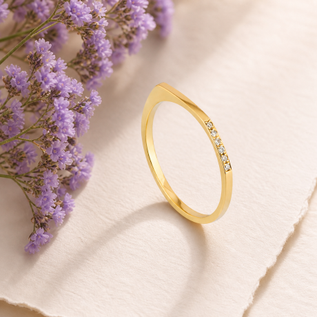 Ring hoekig met pavé gezette diamanten
