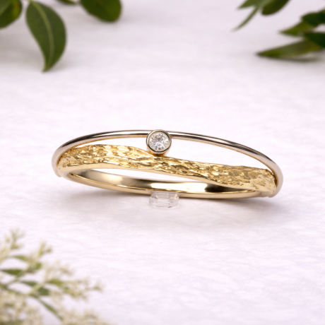 Grillige ring met boogje