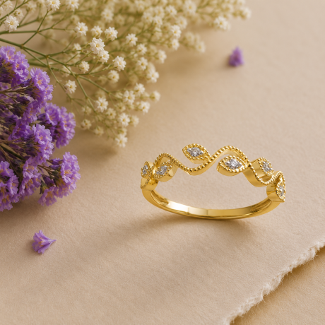 Fantasie ring golvend met diamant