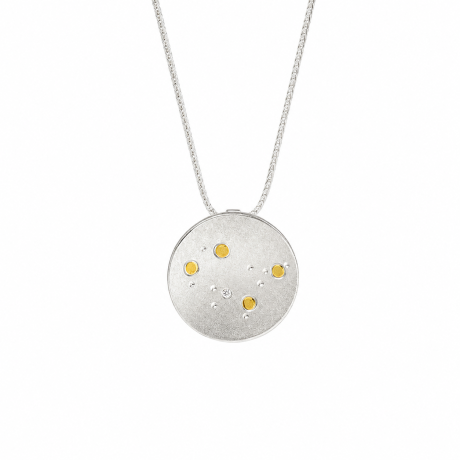 Zilver met gouden sterrenbeeldhanger