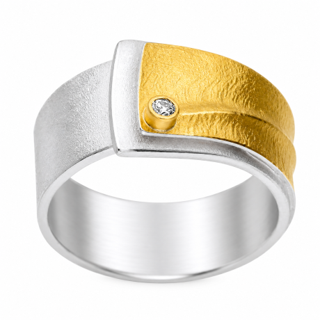  Overlappende zilveren met geelgouden ring en diamant