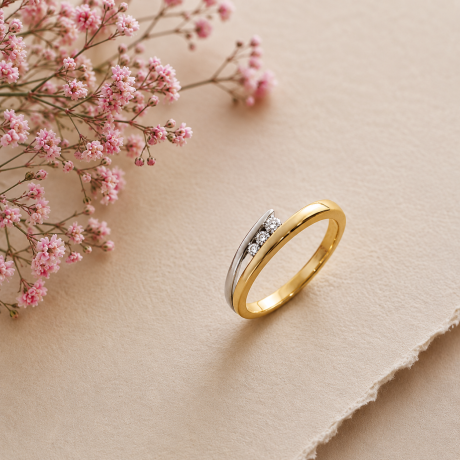 Bicolor gouden ring met 3 diamanten