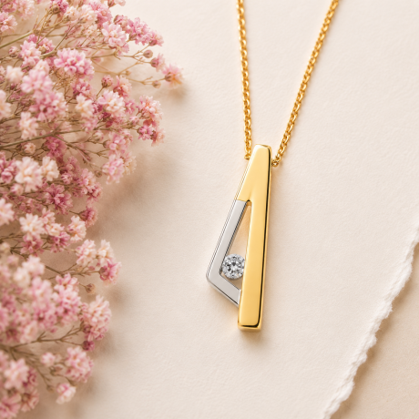 Bicolor gouden hanger driehoek met diamant