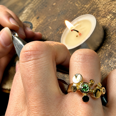 Geelgouden rondjes ring groot