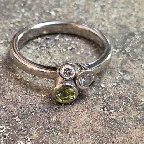 Witgouden kelkjes ring