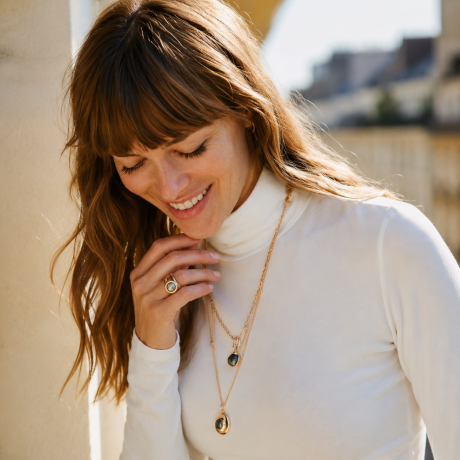 Bron Joy collier