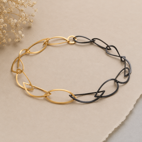 Collier gevouwen navetvormen