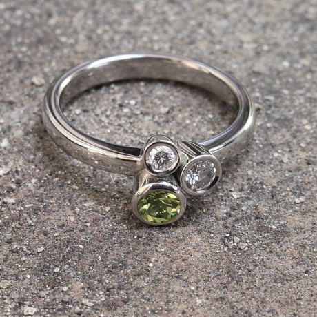 Witgouden kelkjes ring