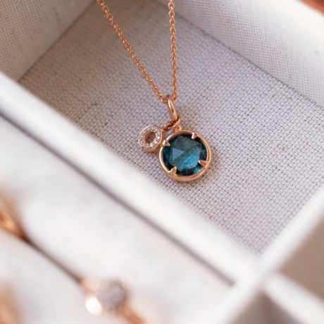 Bron hanger Mira Mira met diamant