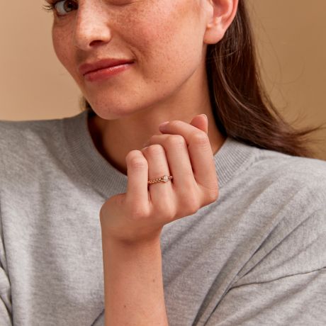 Bron ring Joy met kusje