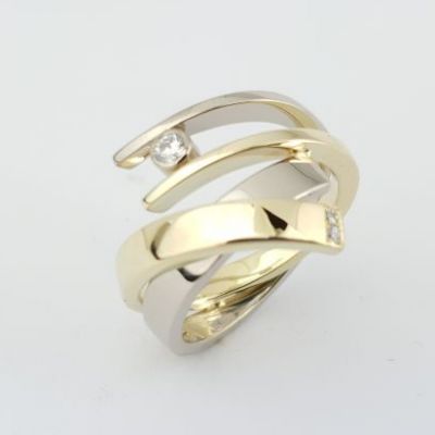 Bicolor smeedring met diamant