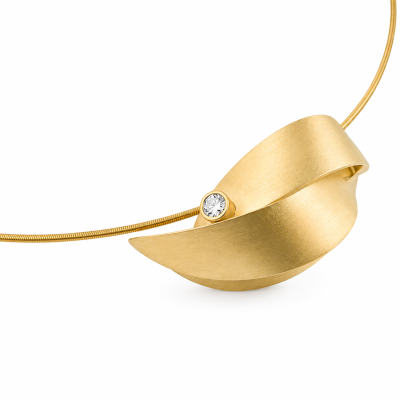 Hanger gemaakt van eigen goud en diamant van klant Zuurdeeg en Ockels
